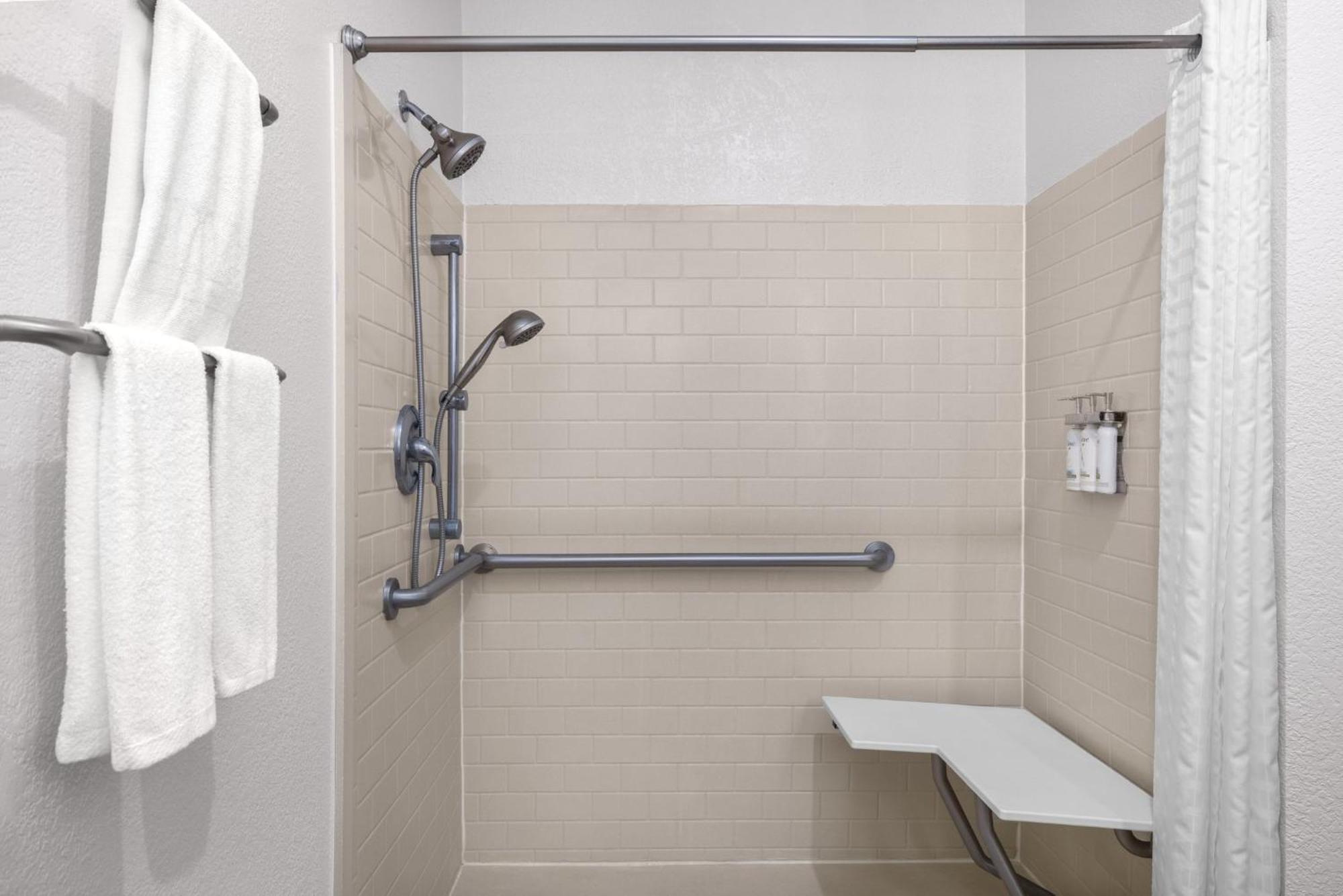 Candlewood Suites Alexandria By Ihg Esterno foto